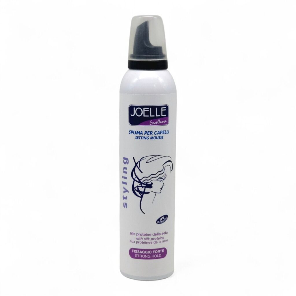 La Mousse Fissaggio Forte Joelle Excellence è stata studiata per trasformare la texture del capello, regalando volume immediato e un sostegno deciso che parte dalle radici